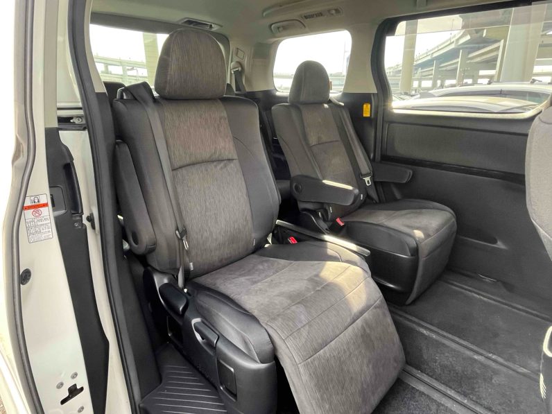 
								Toyota Vellfire 2012 Hybrid full									