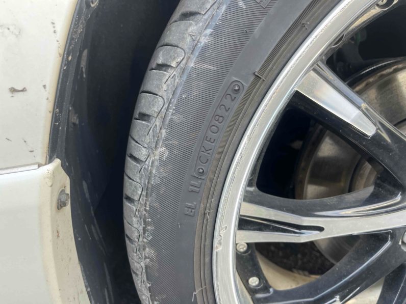 
								Toyota Vellfire 2012 Hybrid full									