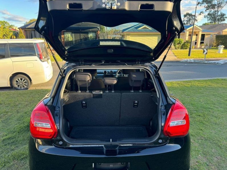 
								Suzuki Swift Hybrid RS 2019 full									