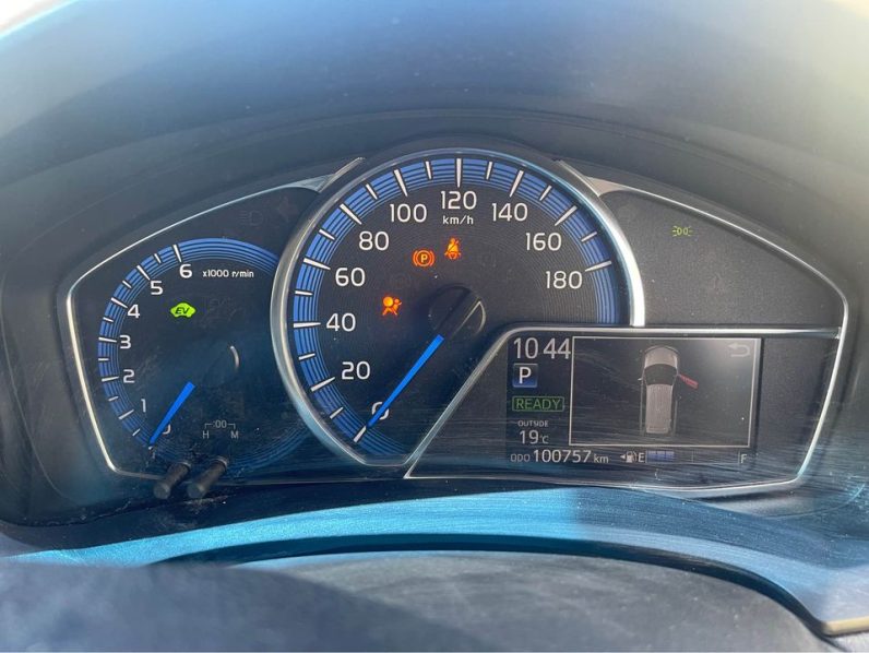 
								Toyota Fielder 2014 full									