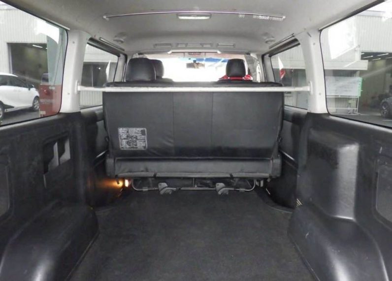 
								Toyota Hiace 2013 Turbo Diesel full									