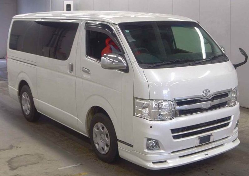 
								Toyota Hiace 2013 Turbo Diesel full									