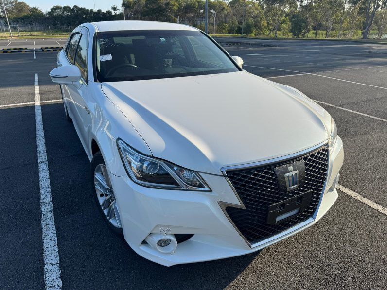 
								Toyota Crown Athlete S 2013 Hybrid full									