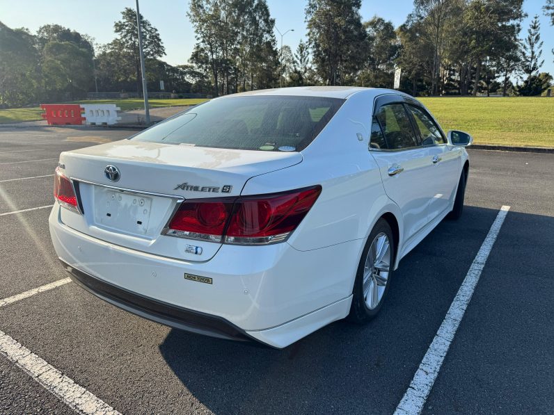 
								Toyota Crown Athlete S 2013 Hybrid full									