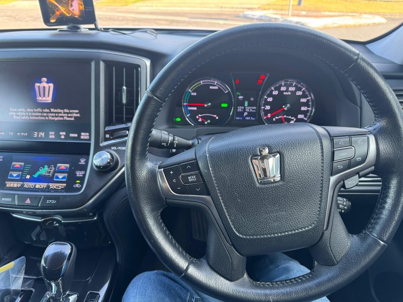 
								Toyota Crown Athlete S 2013 Hybrid full									