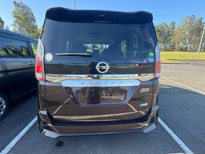 
								Nissan Serena 2017 full									