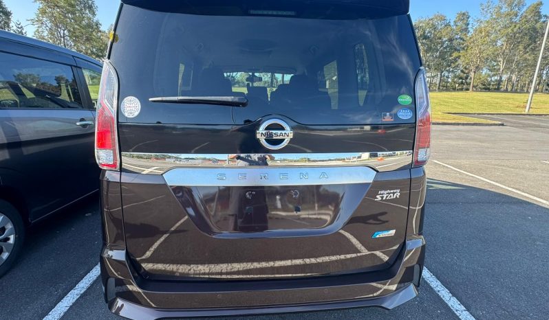 
								Nissan Serena 2017 full									