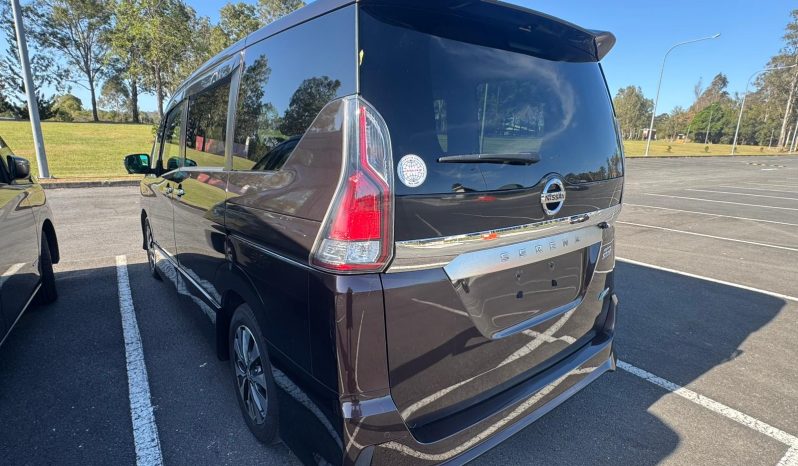 
								Nissan Serena 2017 full									