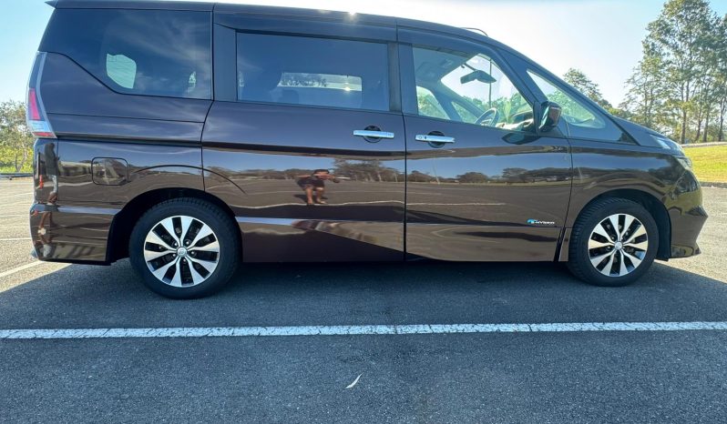 
								Nissan Serena 2017 full									