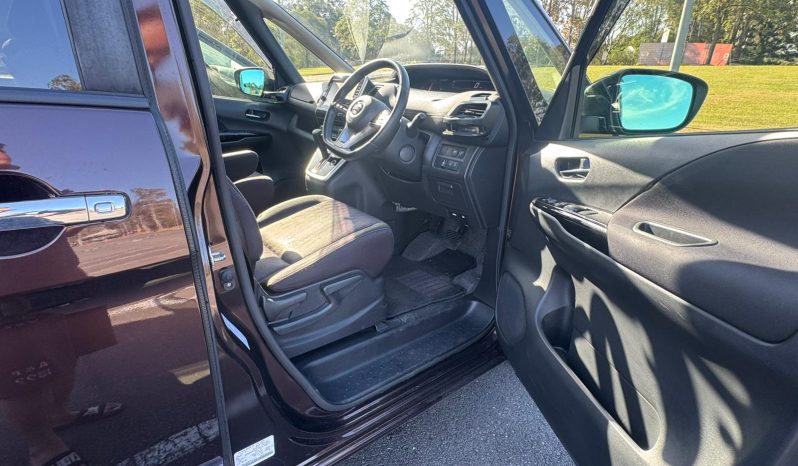 
								Nissan Serena 2017 full									