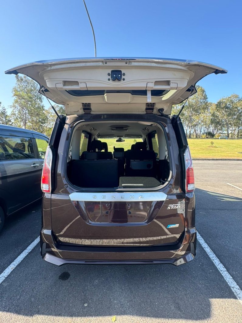 
								Nissan Serena 2017 full									