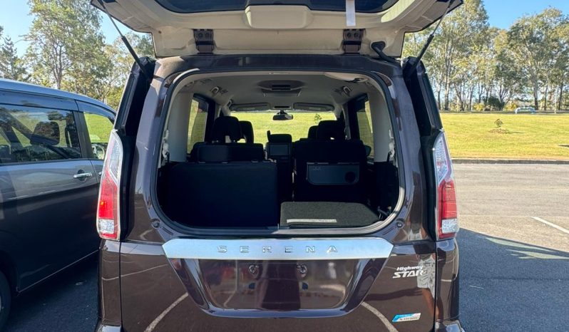 
								Nissan Serena 2017 full									
