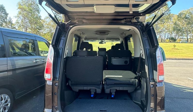 
								Nissan Serena 2017 full									
