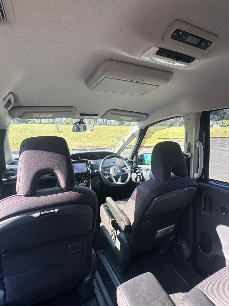 
								Nissan Serena 2017 full									