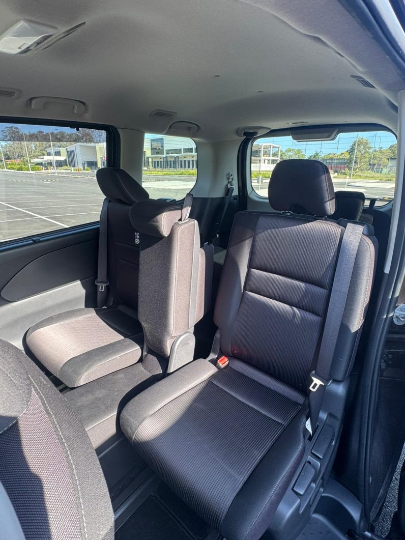 
								Nissan Serena 2017 full									