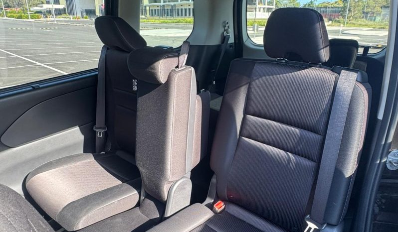 
								Nissan Serena 2017 full									