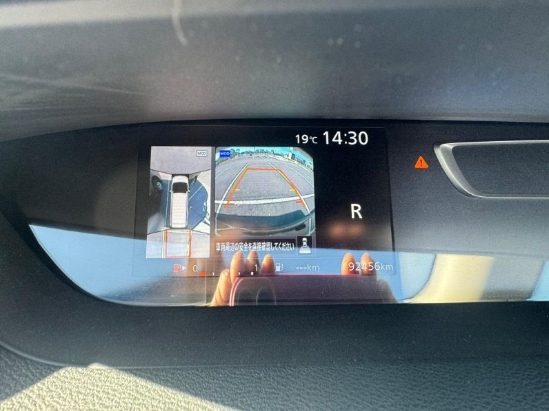 
								Nissan Serena 2017 full									