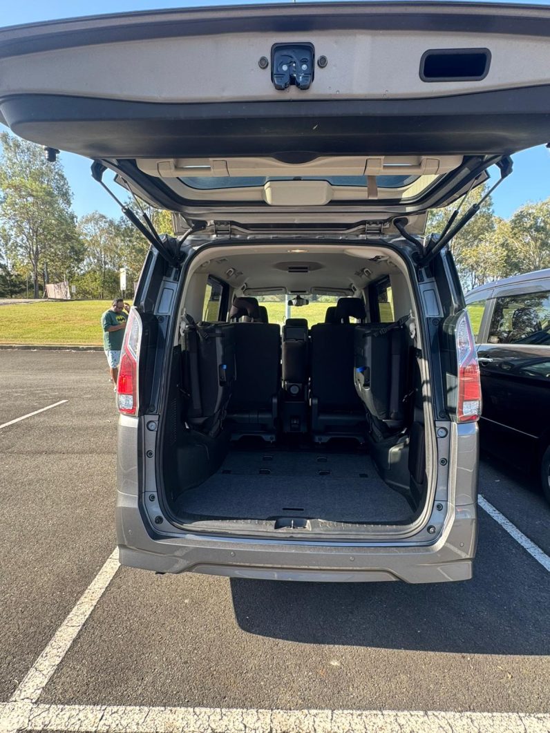 
								2019 Nissan Serena full									