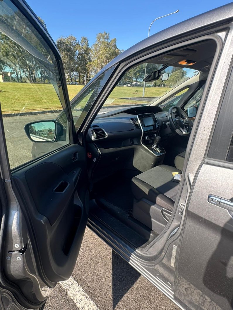 
								2019 Nissan Serena full									