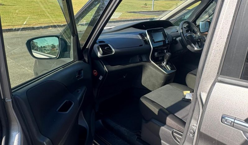 
								2019 Nissan Serena full									
