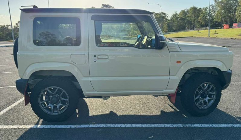 
								Suzuki Jimny 2019 XC Turbo 4WD full									