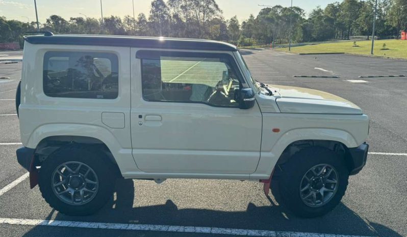 
								Suzuki Jimny 2019 XC Turbo 4WD full									