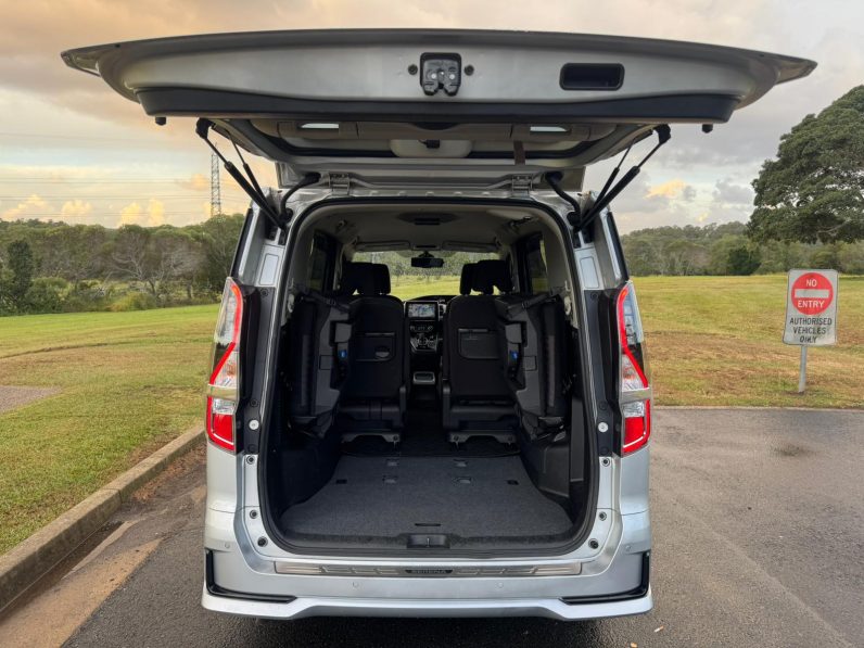 
								2021 Nissan serena full									