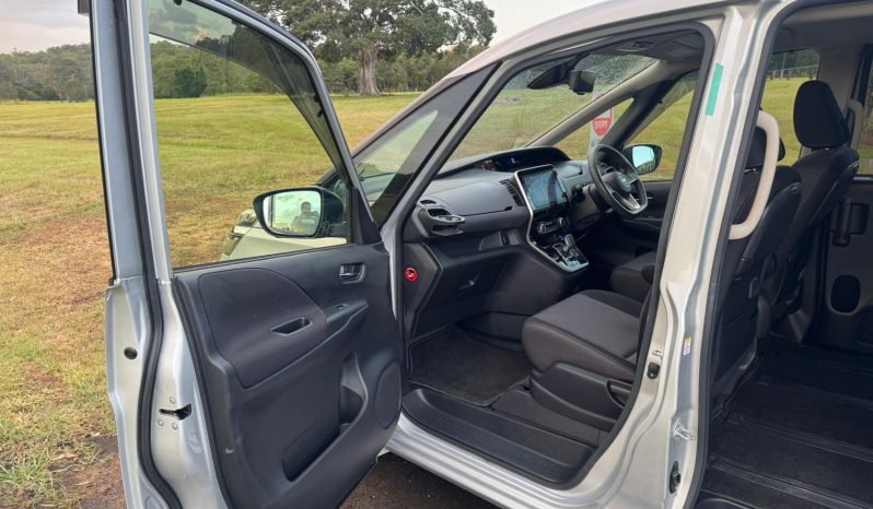 
								2021 Nissan serena full									