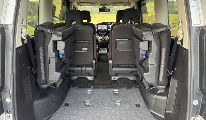 
								2021 Nissan serena full									