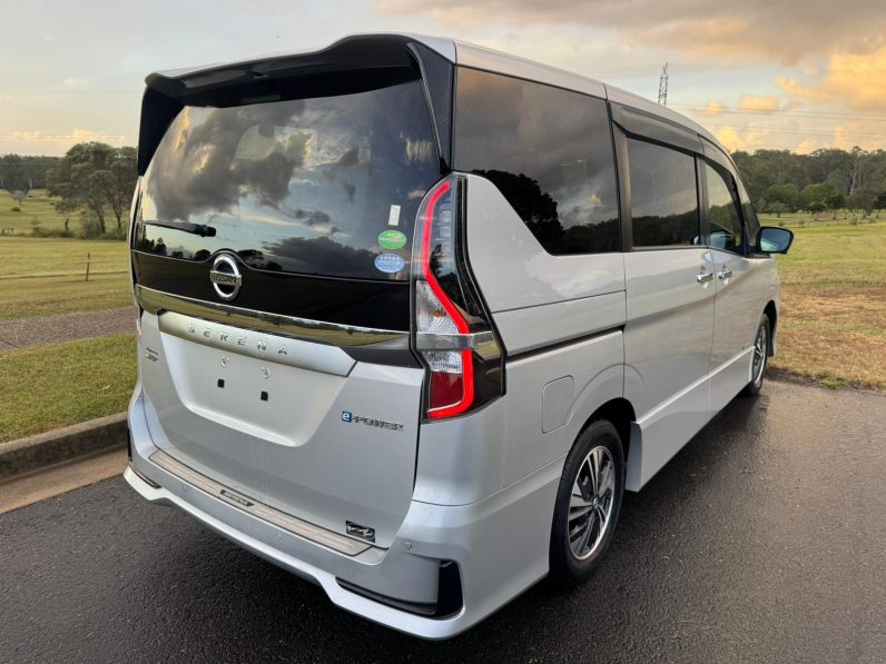 
								2021 Nissan serena full									